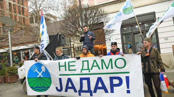 Aktivisti že več let po vsej Srbiji nasprotujejo začetku rudarjenja v 
Jadarskem bazenu.