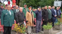 Na odkritju obeležja cestni barikadi na Govejku v osamosvojitveni 
vojni se je zbral občinski politični in slovenski vrh veteranskih 
organizacij.