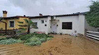 V četrtek, 12. septembra, je obilno deževje poplavilo dele naselja 
Šalara in poplavilo približno deset hiš. 