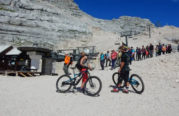 Zaprti Kanin je poleti izgubil najmanj 30.000 prevoženih potnikov. 