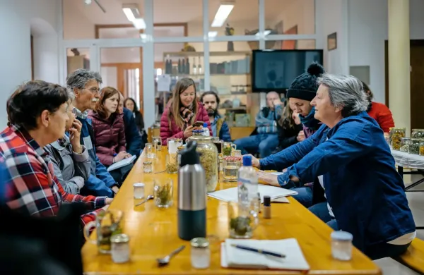 Utrinek s prireditve Dnevi dobrot kraške gmajne