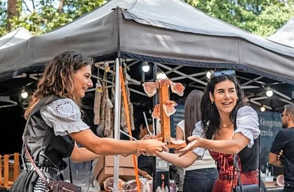 Stojnice bodo danes in jutri obratovale do tretje jutranje ure, v 
nedeljo pa do polnoči.