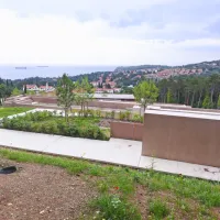 Trenutna podoba ankaranskega pokopališča, na katerem bi moral 
Adriaing opraviti še vrsto manjših del.