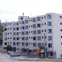 Eden od študentskih domov Univerze na Primorskem je  v Prisojah.