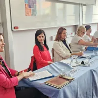 Babištvu v čast so priredili tudi okroglo mizo, ki jo je vodila  dr. 
Neža Čebron Lipovec (levo).