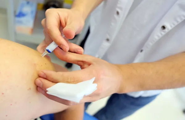 Cepljenje je najučinkovitejši ukrep za zaščito pred gripo, predvsem pa učinkovito ščiti pred težkimi poteki in zapleti. Vsako leto 
za gripo zboli med 100.000 in 200.000 prebivalcev.