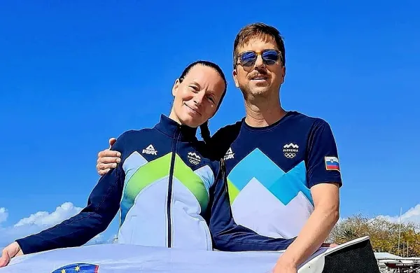 Alenka Artnik Burghardt po grškem zmagoslavju s soprogom 
Florianom Burghardtom.