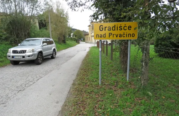 Po ureditvi kanalizacije bo obnovljeno tudi na nekaterih mestih 
zelo zdelano cestišče. 