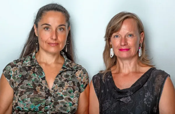 Urška Bradaškja Morato (levo) in Samanta Kobal že dve desetletji 
poganjata kolesje Gledališke šole Talia.