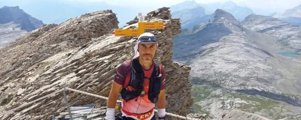 Andi Mamić sredi teka po švicarskih Alpah, na 2885 m visokem Col 
des Audannes. 