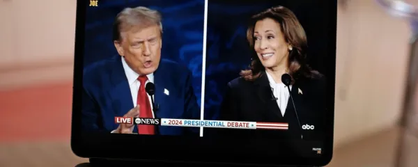 Kamala Harris in Donald Trump se v kampanjah osredotočata 
zlasti na swing države z največ volilci.