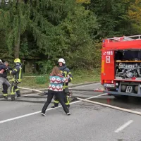 Starša ene od ponesrečenk nihče ni mogel zadržati, da se ne bi 
odpravila do hčere na kraju nezgode.