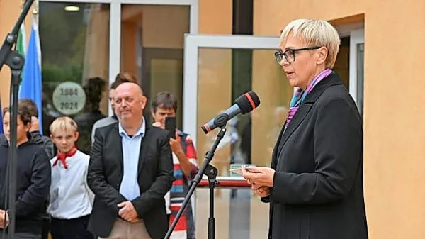 Slovenska predsednica Nataša Pirc Musar je navzočim dejala, naj 
bodo ponosni na dvojezičnost