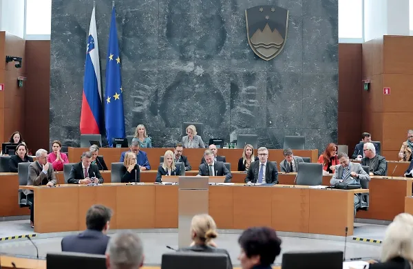 Gospodarska slika Slovenije je zaradi proračunskih politik vlade bistveno boljša kot v marsikateri drugi 
razviti članici EU in tudi boljša od povprečja EU, meni Robert Golob. 