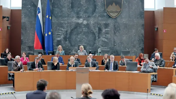 Gospodarska slika Slovenije je zaradi proračunskih politik vlade bistveno boljša kot v marsikateri drugi 
razviti članici EU in tudi boljša od povprečja EU, meni Robert Golob. 