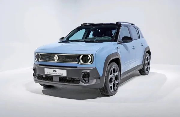 Novega Renault 4 e-tech prvič v živo predstavljajo v teh dneh na 
pariškem avtomobilskem salonu.