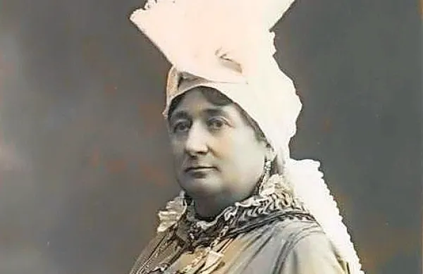 Novi portal je ime dobil po slovenski političarki, narodni dami in svetovljanki Franji Tavčar (1868-1938).