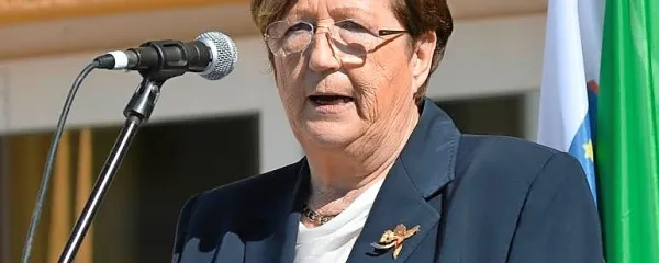 Živa Gruden,  prva ravnateljica dvojezične šole v Špetru