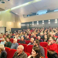 Občanke in občane Ilirske Bistrice je vznemirila in razburila 
pobuda za državni prostorski načrt, po katerem bi zgradili polje 
vetrnih elektrarn  na planoti vzhodno od mesta. 