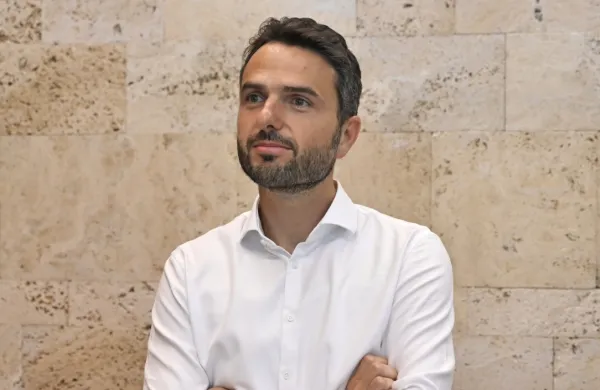 Kongres NSi je po pričakovanjih Mateju Toninu podelil še četrti 
mandat na čelu stranke.