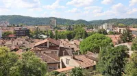 Za oddajo stanovanja v turistične namene lahko lastnik zahteva od 
80 do  100 evrov na noč, medtem ko dolgoročna oddaja stanovanja 
v Gorici prinaša od 450 do 600 evrov mesečno.