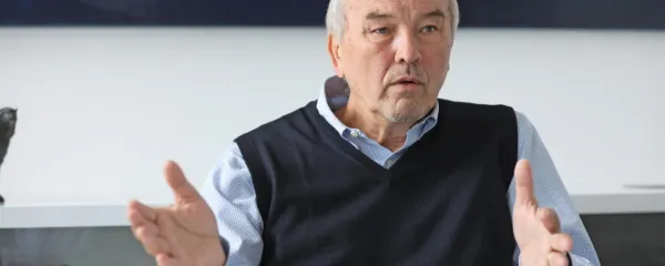 Roman Kirn: “Zmaga Trumpa bo za Evropo kot hurikan najvišje kategorije”
