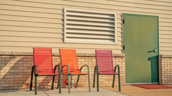 Tudi kovina ne mara vode, saj jo hitro napade rja.