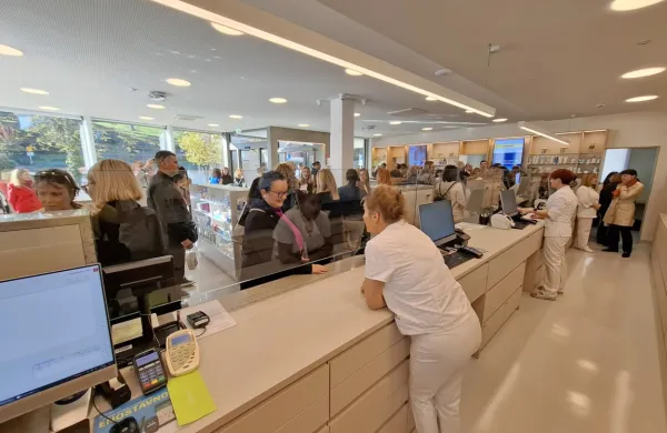 Novi prostori lekarne imajo štiri izdajna mesta ter poseben prostor 
za svetovanje. Foto: Bistriški odmevi 