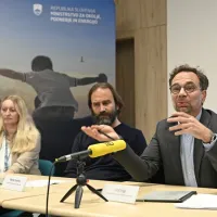 

Z leve: vodja projekta na okoljskem ministrstvu Nataša Kebe, 
direktor Inštituta za politike prostora Marko Peterlin in državni 
sekretar Uroš Vajgl