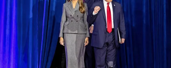 Primite se za sedla, vrača se Trump