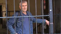 “Moje osebno življenje je na srečo dosti manj razburljivo kot to, 
kar opisujem s svojih knjigah,” pravi Avgust Demšar.