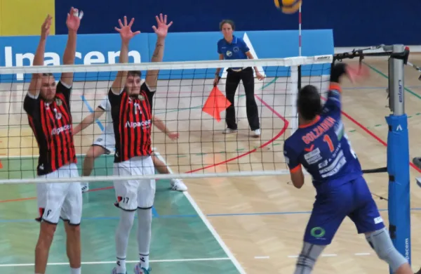 Rok Jerončič (levo) in Lian Svit Maretič (ob njem) sta bila ob novi 
zmagi med stebri kanalskega moštva.