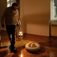 Razstavo bo ustvarjalec sklenil  29. novembra, ko bo dve kamniti 
skulpturi,  Impulz za Pivko in Impulz za Reko, posvečeni tamkajšnjima rekama,  postavil v javni prostor na Pivškem. 