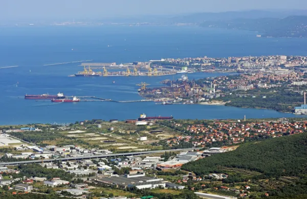 Tržaško pristanišče bo do leta 2030 mednarodno konkurenčnost 
povečalo z gradnjo osmega pomola. 