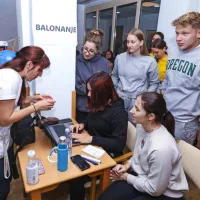 Stanovalci petih istrskih domov upokojencev so se pomerili na 8. Mini olimpijadi istrskih domov (FOTO)