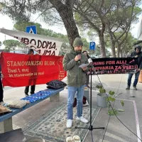 Palestinec Hasan Alhalaq je opozoril, da se  migranti pri iskanju 
bivališča  morajo spoprijeti še z dodatnimi težavami.    