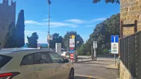 Potopni valj bo preprečeval vstop na območje Ulice IX. korpusa  in 
tako domačine,  ki imajo abonmaje, obvaroval  pred tistimi, ki so 
doslej  tam parkirali, čeprav ne bi smeli.     