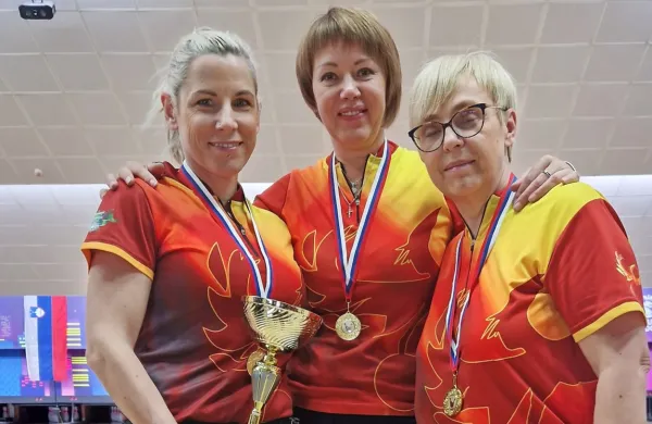Državna prvakinja v bowling trojicah je ... Nataša Pirc Musar