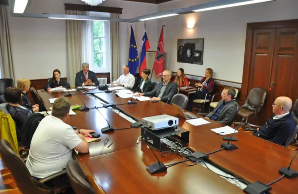 Seja sosveta sežanske upravne enote.