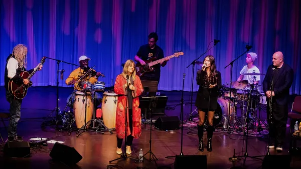 “Mednarodnozabavna” zasedba je tudi tokrat poskrbela za večer vse mogoče svetovne glasbe. 