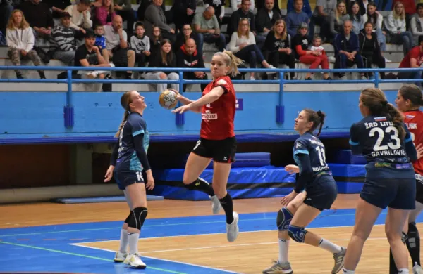 Članica reprezentance je tudi kapetanka  Mlinotesta Nuša Fegic.