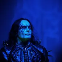 Zibelka gnusa, krvi in vampirske erotike (FOTO)