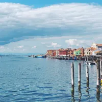 Pellestrina je  turistično nekontaminiran otok, glavna dejavnost je ribištvo.