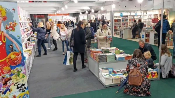 Odprto pismo Pie Nikolič: Knjižnemu sejmu na pot