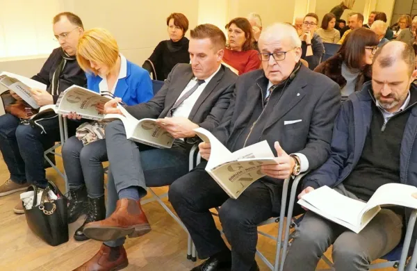 Pohvalo in zahvalo arhitektom sta izrekla tudi župana Gorice in 
Nove Gorice Rodolfo Ziberna in Samo Turel (v sredini).