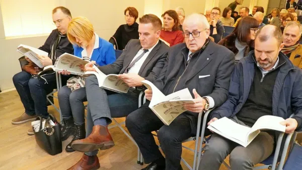 Pohvalo in zahvalo arhitektom sta izrekla tudi župana Gorice in 
Nove Gorice Rodolfo Ziberna in Samo Turel (v sredini).