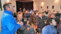 Igor Černuta skupaj z Ložani dvomi v potrebnost gradnje varovalnih zidov v Spodnjem Logu.