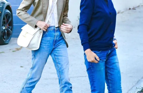  

Ellen DeGeneres in   Portia de Rossi  naj bi že načrtovali prodajo 
svoje nepremičnine v Montecitu v Kaliforniji