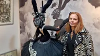 Umetnica Kateryna Burlina obžaluje, da mora zapreti galerijo v 
starem delu Izole.