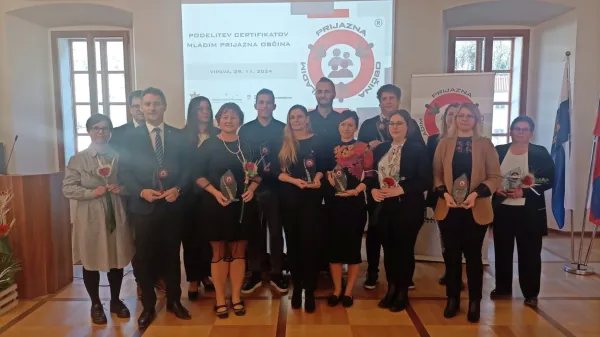 Letošnji dobitniki podaljšanega certifikata Mladim prijazna občina.